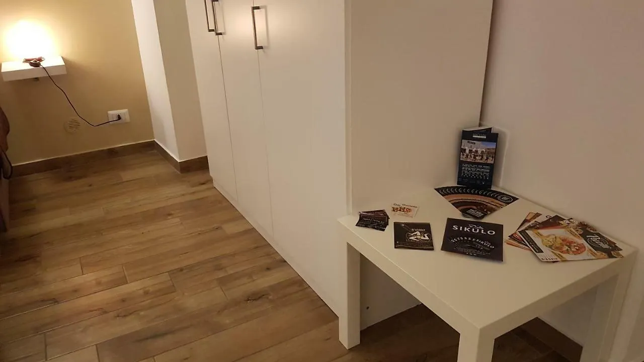 Holiday home Holiday House Da Carlo Catania Italy