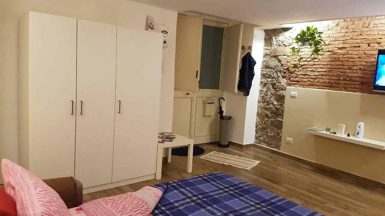 Holiday House Da Carlo Catania Holiday home